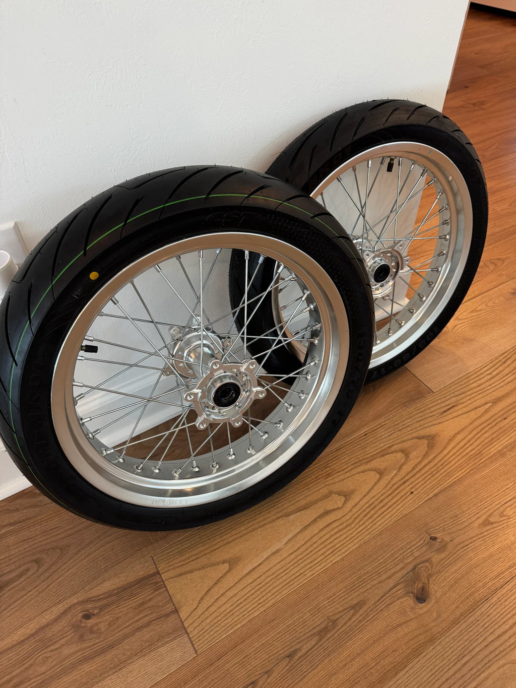 CHROME ULTRA BEE SUPERMOTO KIT